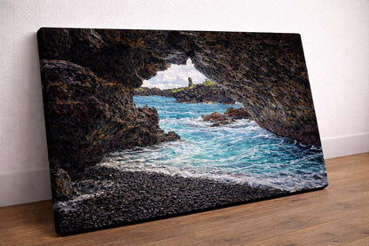 Sea Cave Wai'anapanapa State Park - Maui